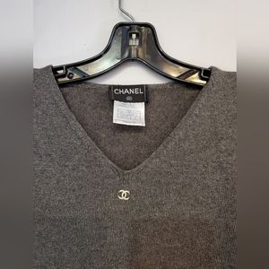 Chanel sweater sz 42 (M) wool, cashmere, silk